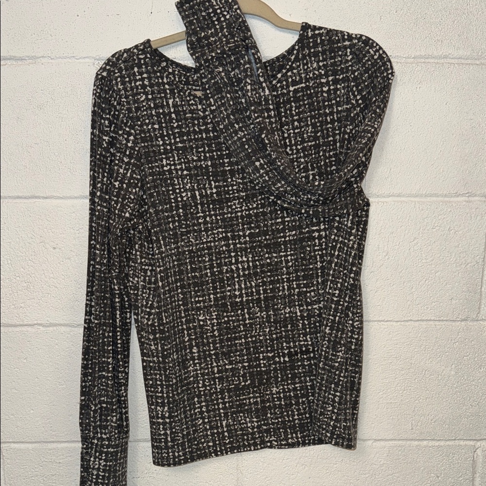 Tahari Black and White Speckled Knit Top